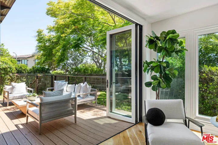 8045 Rayford Drive, Los Angeles, California 90045