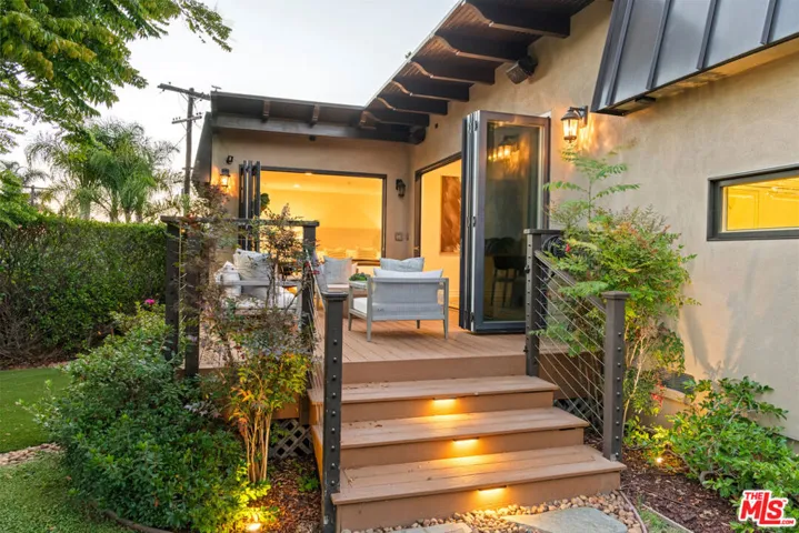 8045 Rayford Drive, Los Angeles, California 90045