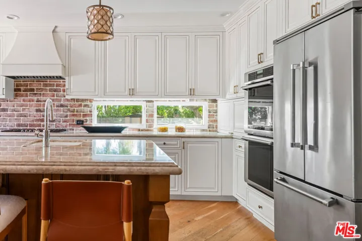 8045 Rayford Drive, Los Angeles, California 90045