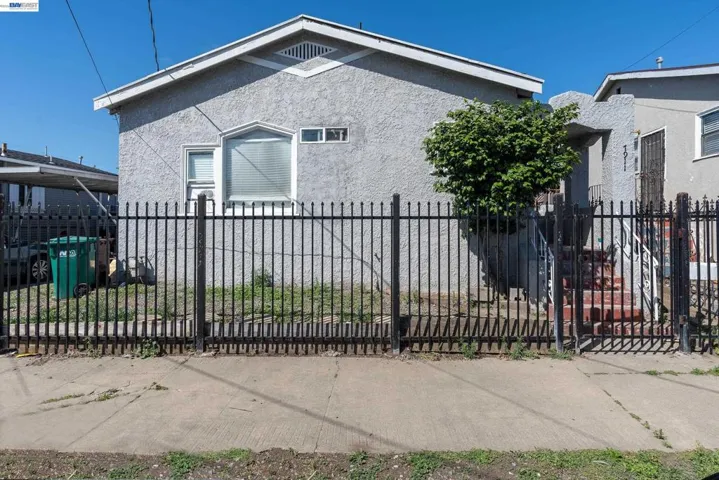 7911 Holly Street, Oakland, California 94621