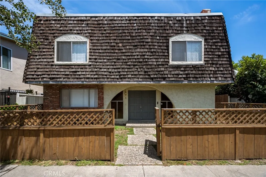 380 Temple Ave