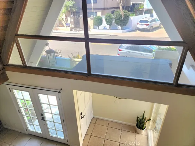 Open floorplan with lots of light