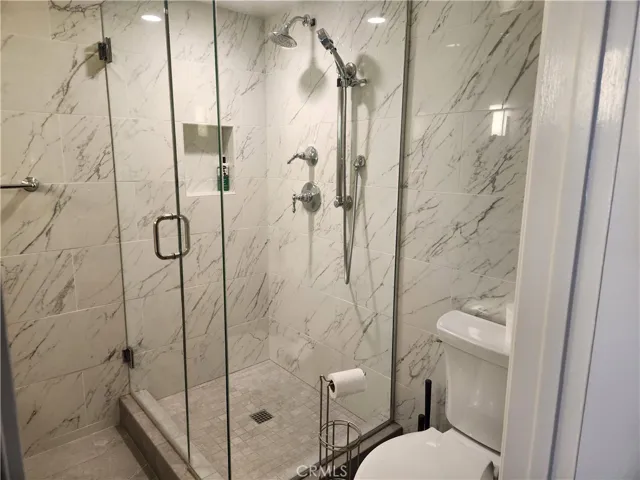 Downstairs en-suite bathroom