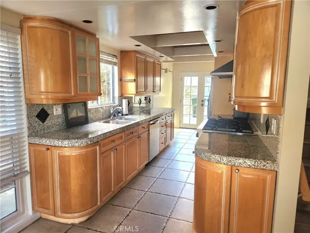 Spacious kitchen