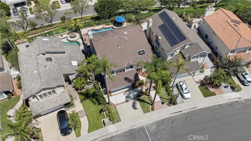 27411 Betanzos, Mission Viejo, California 92692