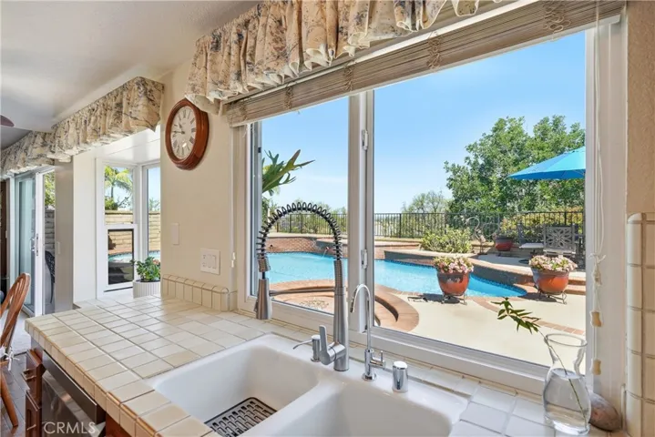 27411 Betanzos, Mission Viejo, California 92692