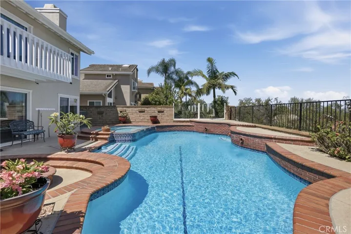 27411 Betanzos, Mission Viejo, California 92692
