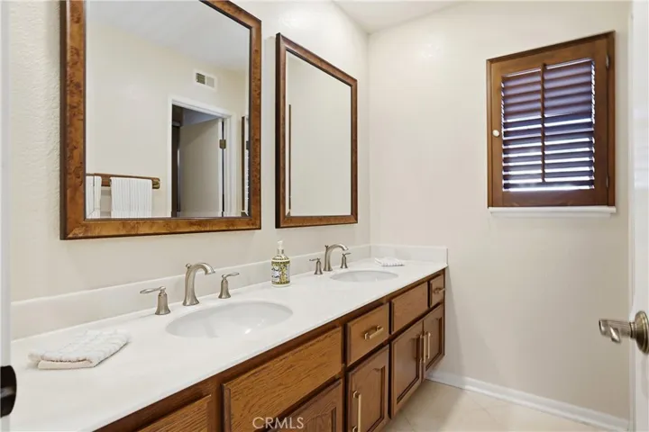 27411 Betanzos, Mission Viejo, California 92692