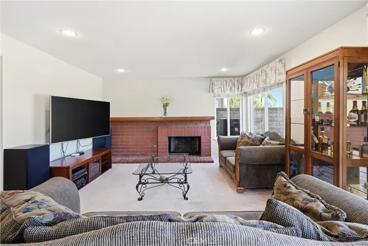 27411 Betanzos, Mission Viejo, California 92692