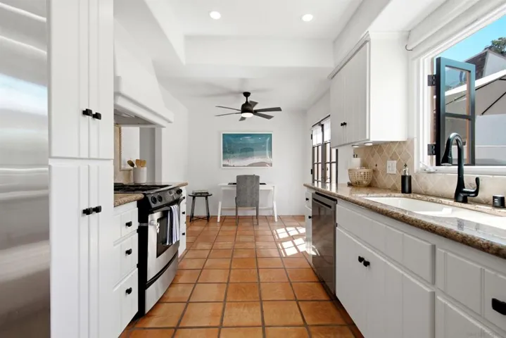 137 Via Coronado, Rancho Santa Fe, California 92091