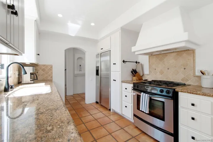137 Via Coronado, Rancho Santa Fe, California 92091