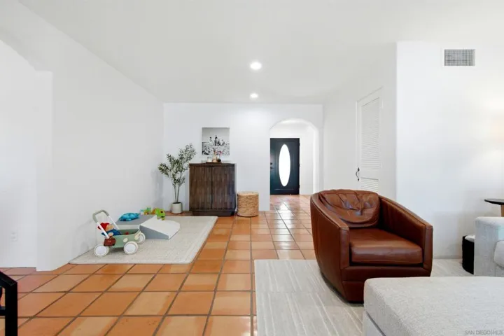 137 Via Coronado, Rancho Santa Fe, California 92091