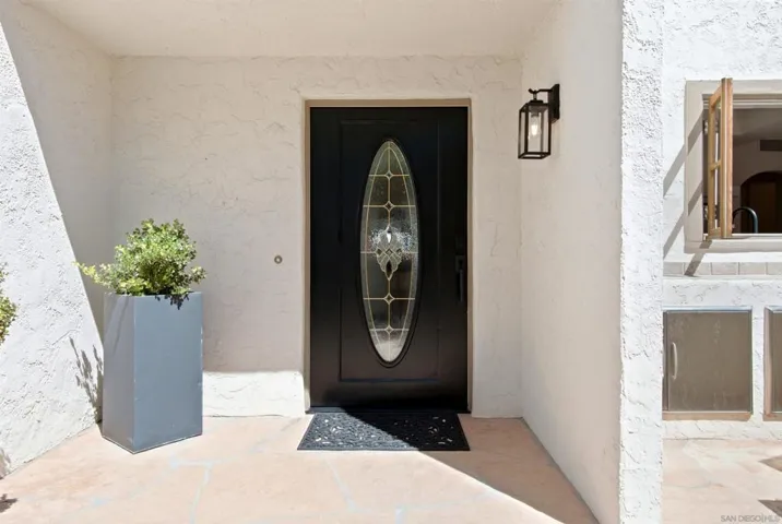 137 Via Coronado, Rancho Santa Fe, California 92091