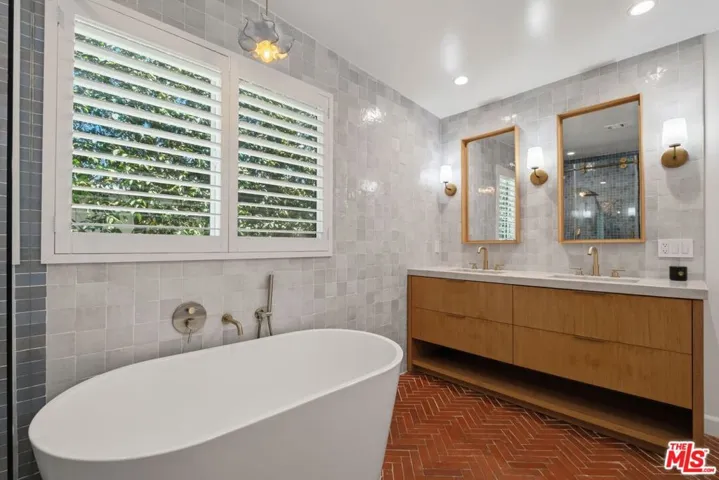 5526 Greenbush Avenue, Los Angeles, California 91401