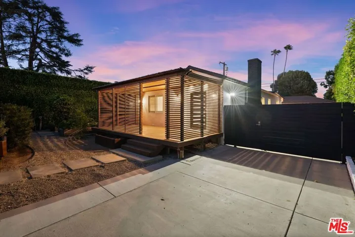 5526 Greenbush Avenue, Los Angeles, California 91401