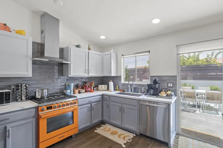 8-web-or-mls-52280-avenida-ramirez