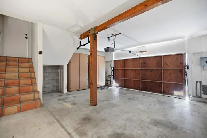 8354 Gilman Dr., La Jolla, California 92037