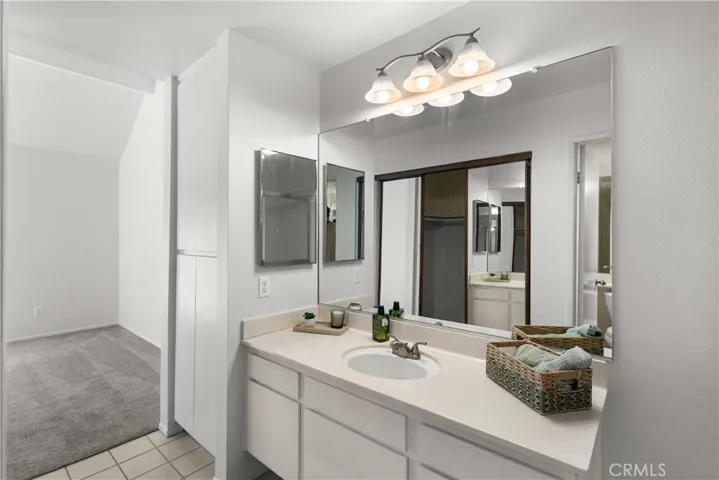 26127 Mcbean Parkway 35, Valencia, California 91355