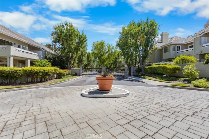 26127 Mcbean Parkway 35, Valencia, California 91355