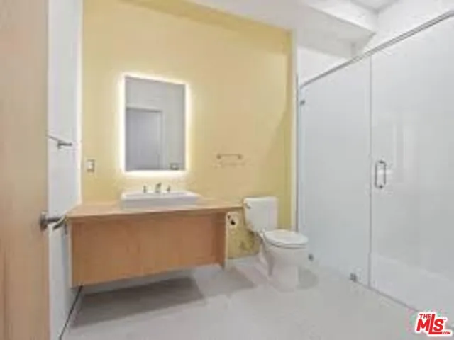 11115 Mccormick Street 401, North Hollywood, California 91601