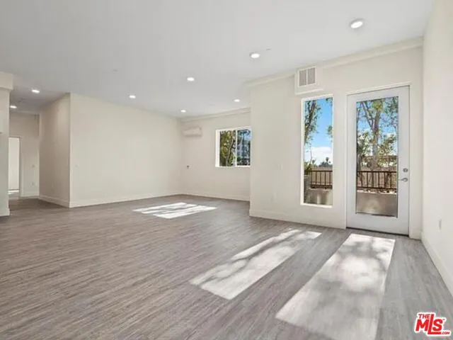 11115 Mccormick Street 401, North Hollywood, California 91601