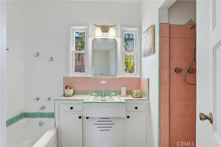 130 Sequoia, Pasadena, California 91105