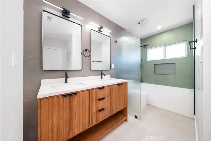 4434 W 59th, Los Angeles, California 90043
