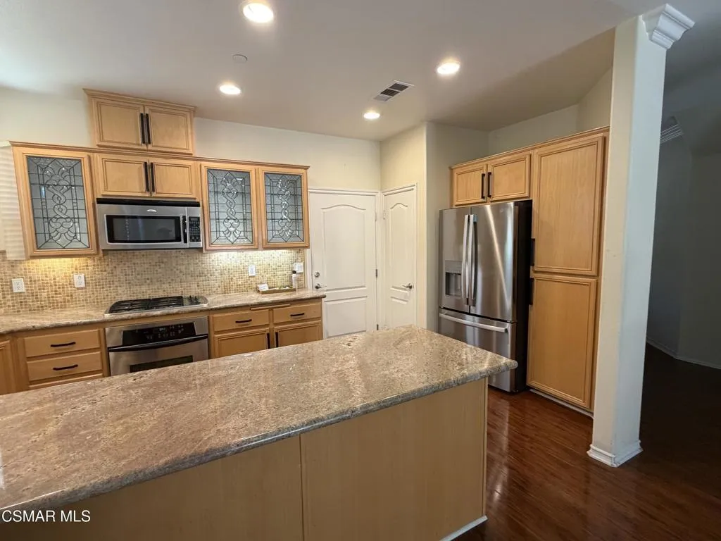 Kitchen; Breakfast Bar