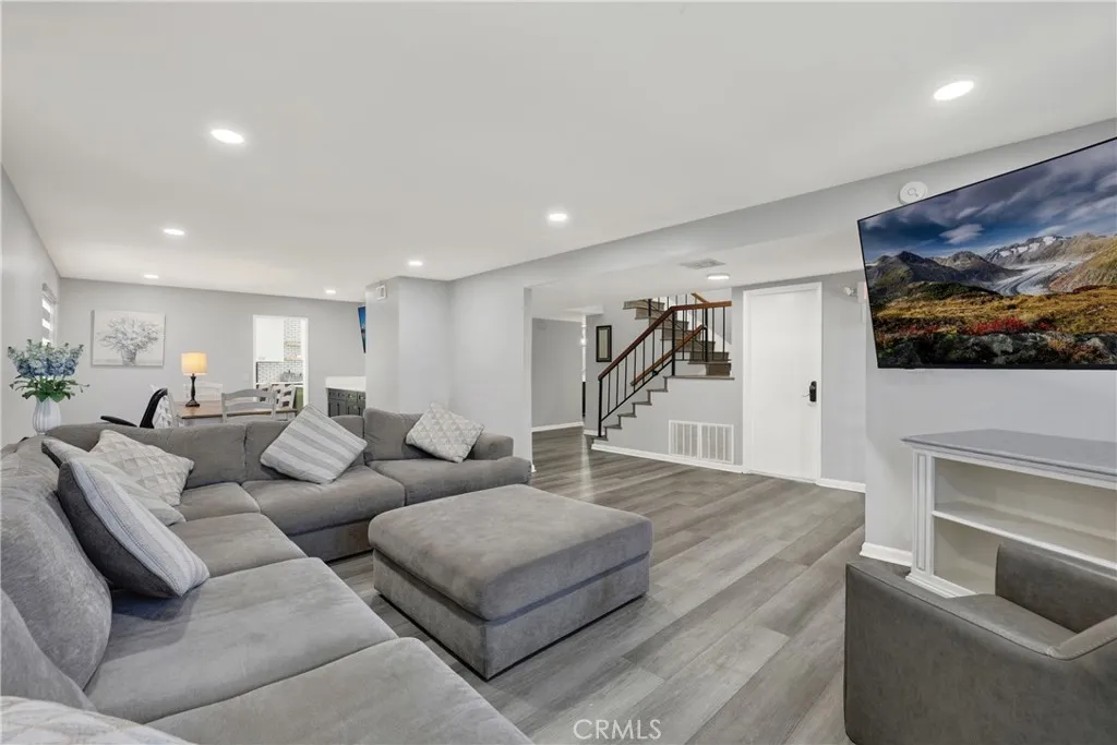 16092 Feltham, Westminster, California 92683 — photo 4
