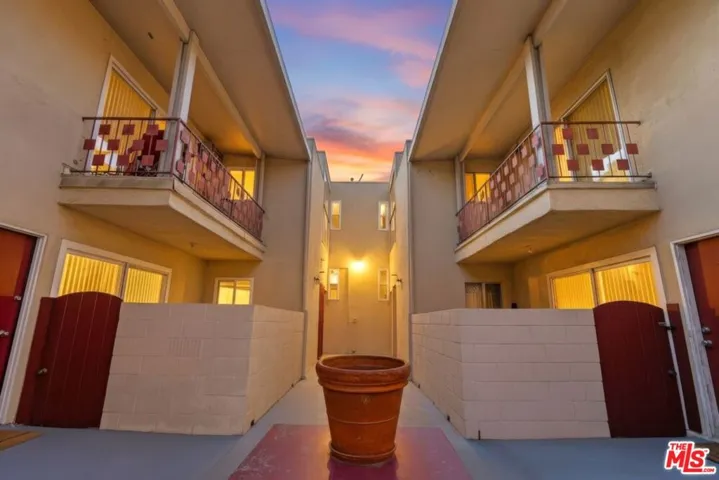 515 N Alfred Street 204, West Hollywood, California 90048
