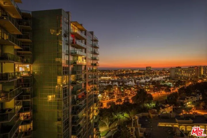 13700 Marina Pointe Drive 1514, Marina Del Rey, California 90292