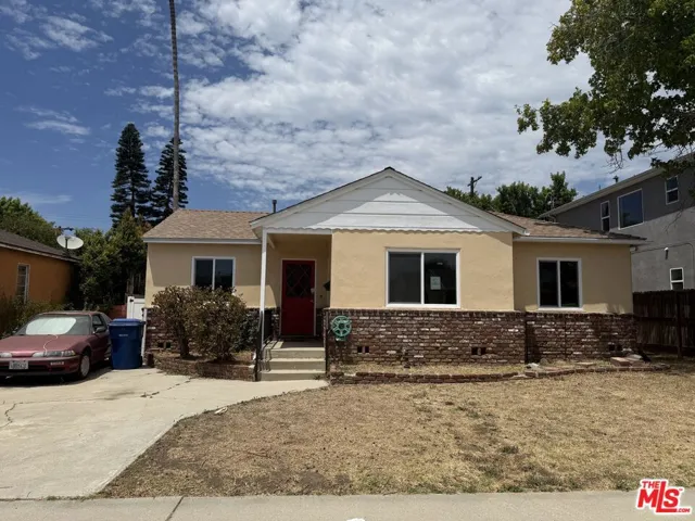 5577 W 82nd Street, Los Angeles, California 90045
