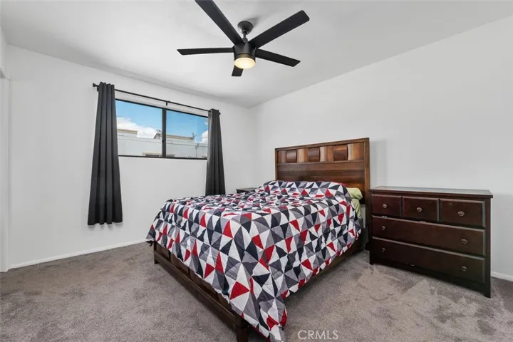 18415 Collins, Tarzana, California 91356