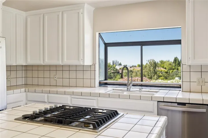 27220 Carrington, Los Altos, California 94022