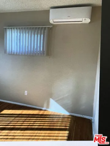4817 Oakwood Avenue, Los Angeles, California 90004