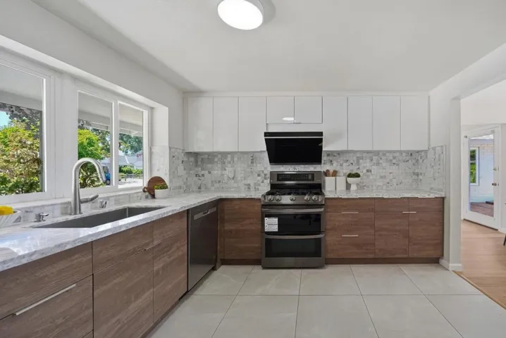 136 Eldora Drive, Mountain View, California 94041