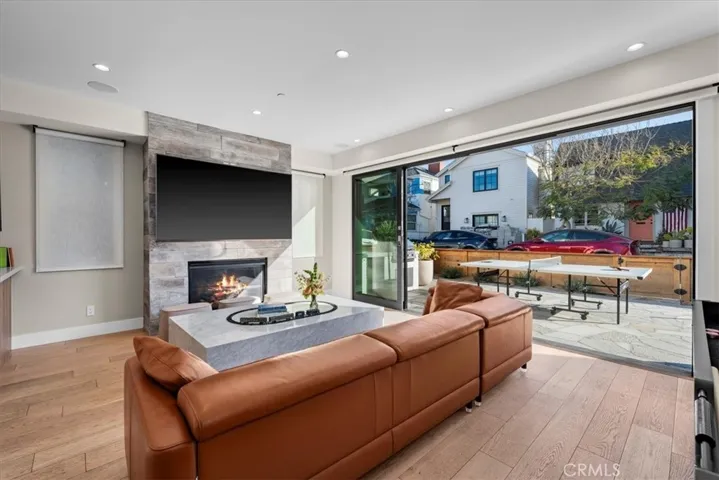 441 34th Street, Manhattan Beach, California 90266