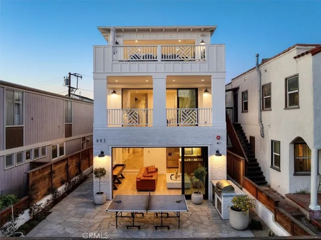 441 34th Street, Manhattan Beach, California 90266