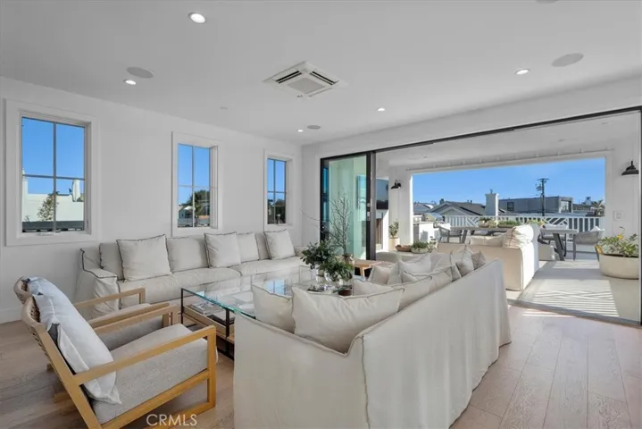 441 34th Street, Manhattan Beach, California 90266