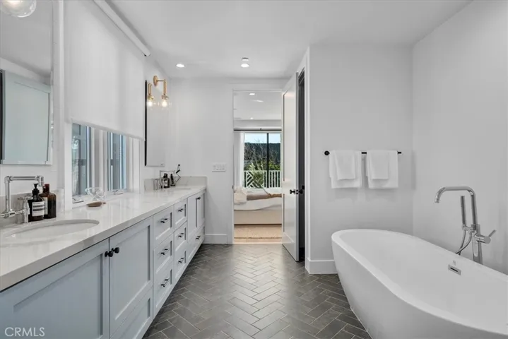 441 34th Street, Manhattan Beach, California 90266
