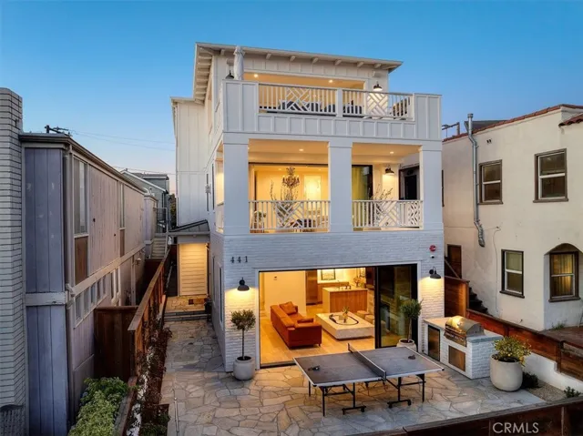 441 34th Street, Manhattan Beach, California 90266