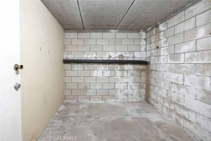 333 Riverdale Drive 15, Glendale, California 91204