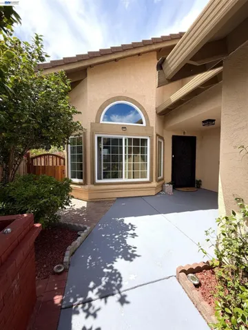 5182 Coach, Richmond, California 94803-9999