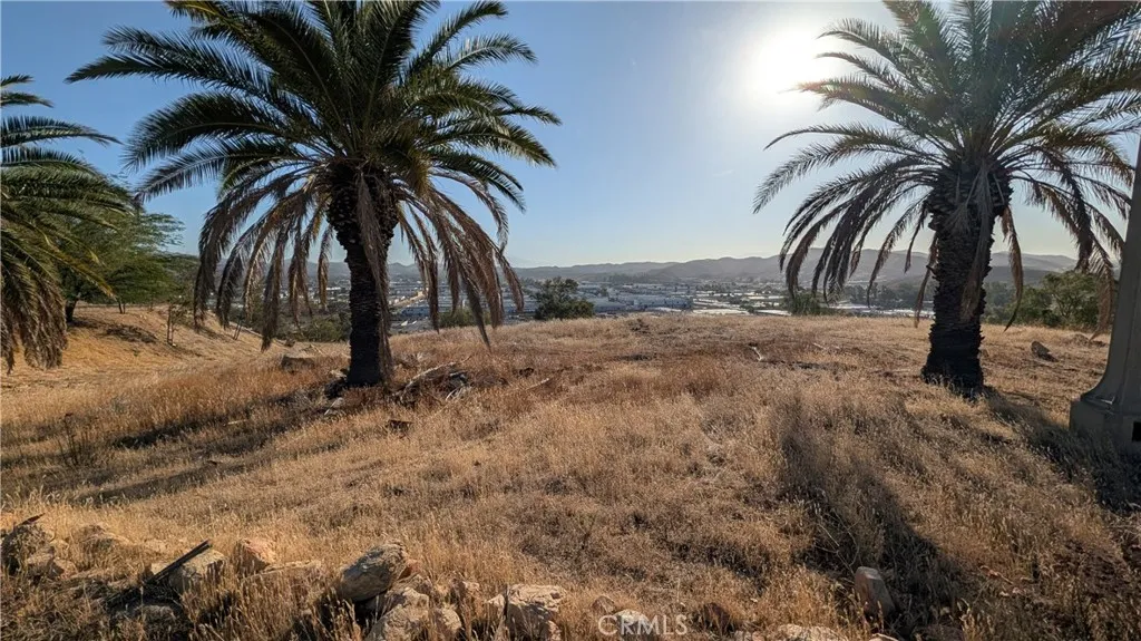 2 Hill Avenue, Lake Elsinore, California 92530 — photo 4