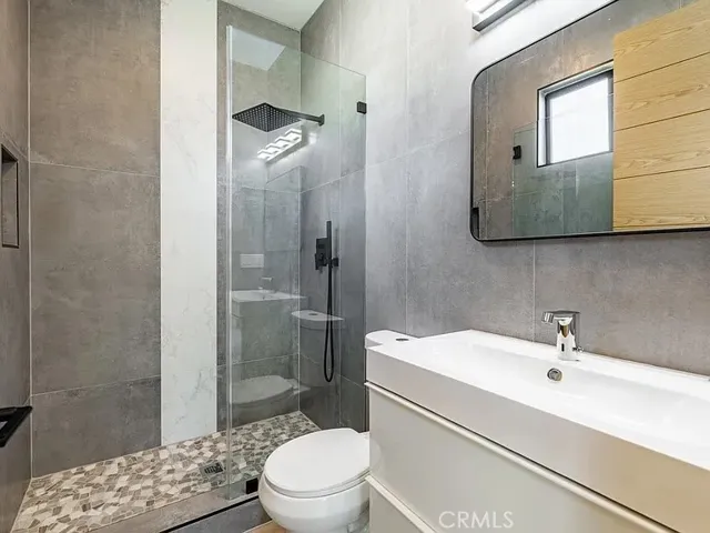 5805 Bucknell Avenue, North Hollywood, California 91607