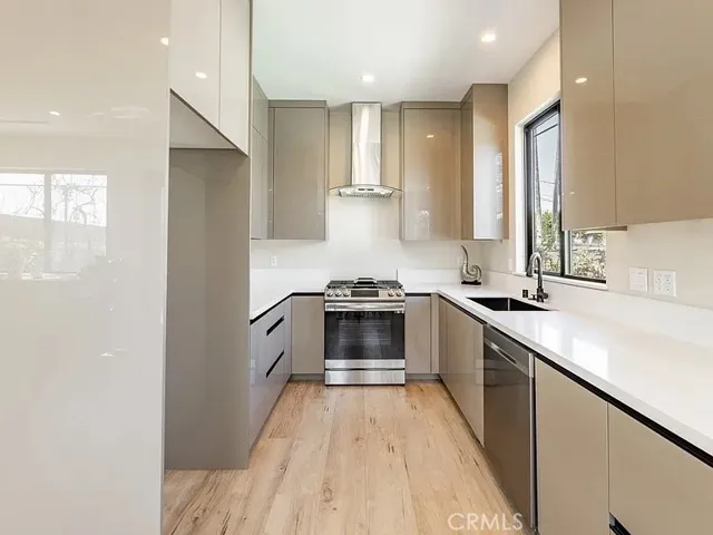 5805 Bucknell Avenue, North Hollywood, California 91607