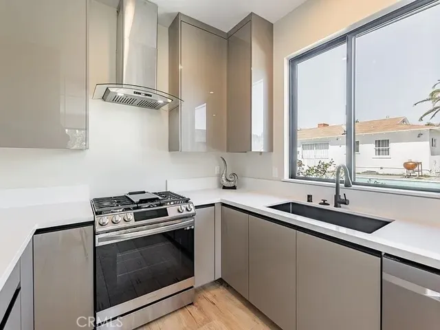 5805 Bucknell Avenue, North Hollywood, California 91607