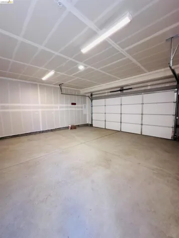 2590 2490 Garden Farms Ave., Lathrop, California 95330