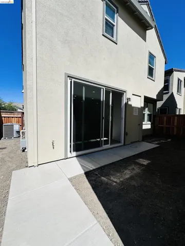 2590 2490 Garden Farms Ave., Lathrop, California 95330