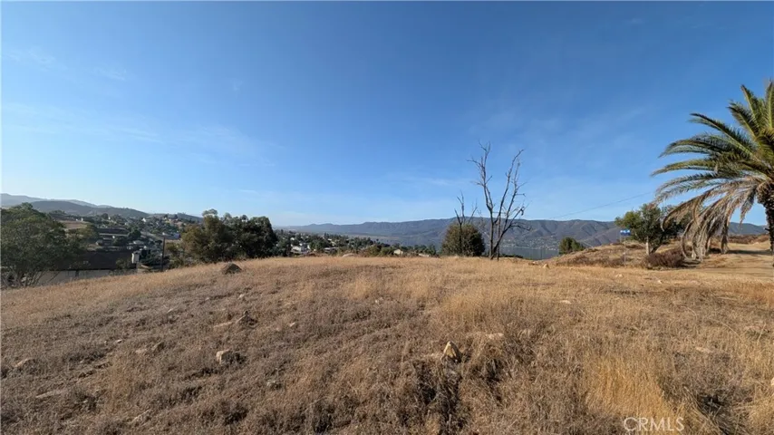 1 Hill Avenue, Lake Elsinore, California 92530